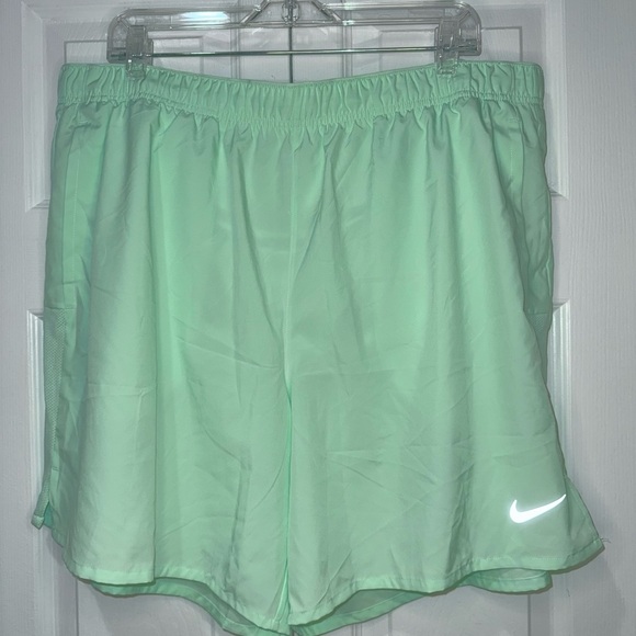 Nike Pants - Nike Challenger Women’s Dri-FIT Running Shorts XXL Mint-light Green